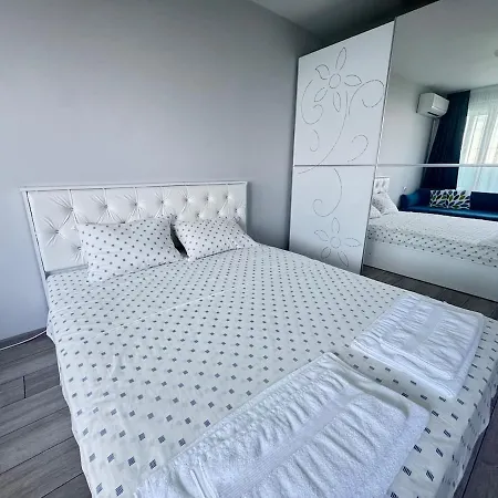 Lazur Sea 2bd Apartment *